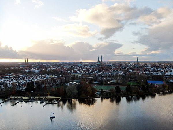 Für das Jahr 2022 meldete Lübeck noch einen Haushaltsabschluss von 68 Millionen Euro, jetzt sind es nur noch 12,5 Millionen Euro.