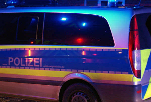 Noch in der gleichen Nacht konnte der Wagen samt Insassen von der Hamburger Polizei im Stadtteil Rahlstedt angetroffen und kontrolliert werden. Foto: Symbolbild