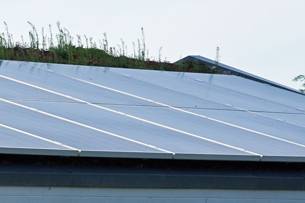 Die Landesregierung regelt die Vorschriften für Photovoltaik bei denkmalgeschützten Häusern neu.