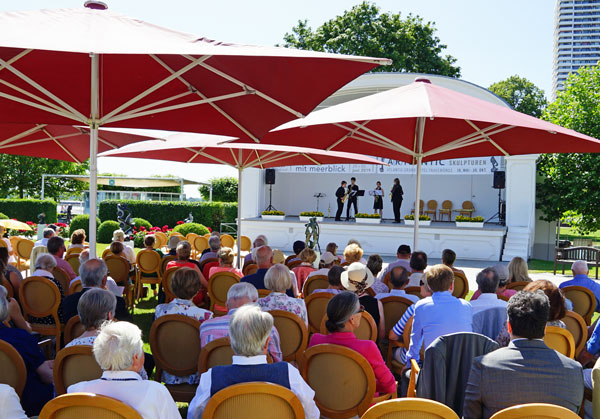 Das Eröffnungskonzert findet in der Konzertmuschel im Hotelgarten direkt an der Strandpromenade statt. Foto: Archiv/HN