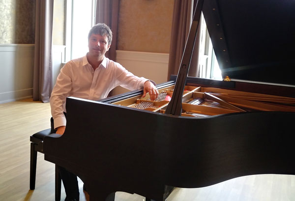 Konzertpianist Daniel Fritzen spielt wieder eines seiner monatlichen Klavierkonzerte Foto: privat