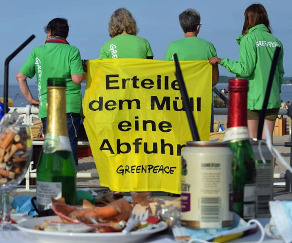 Auch Greenpeace Lübeck macht bei der Aktion „Sauberes Lübeck“ mit. Foto: Sarah-Maria Freye/Greenpeace Lübeck