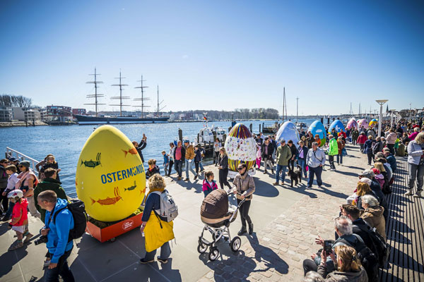 Höhepunkt Eierparade: Das Travemünder Osterfest läuft jedes Jahr gleich ab. Foto: LTM