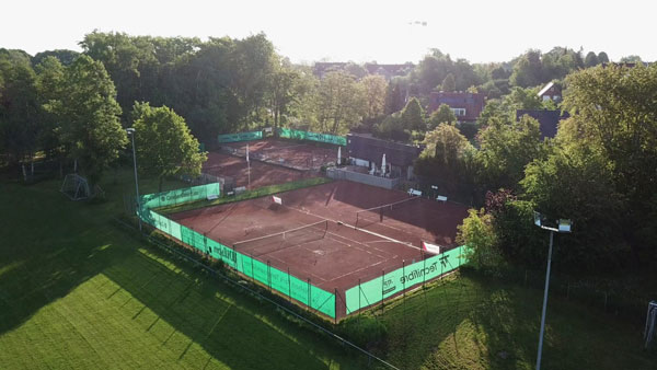 Die Tennisabteilung des ATSV Stockelsdorf feiert den Start in die neue Sommersaison mit einem Tennisfest. Foto: ATSV