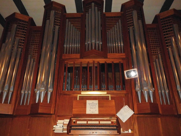 Das Besondere ist, dass das Publikum direkt beim Organisten mit auf der Empore an der Orgel sitzt. Foto: Veranstalter