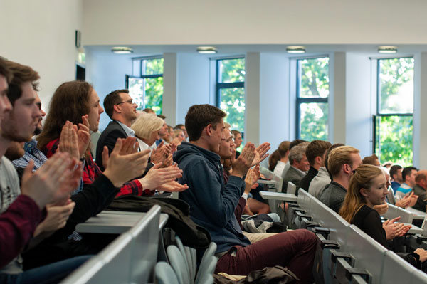 Die Podiumsdiskussion der TH Lübeck Professoren Dierks und Timm ist mittlerweile eine fest etablierte Veranstaltung an der Hochschule. Foto: Veranstalter