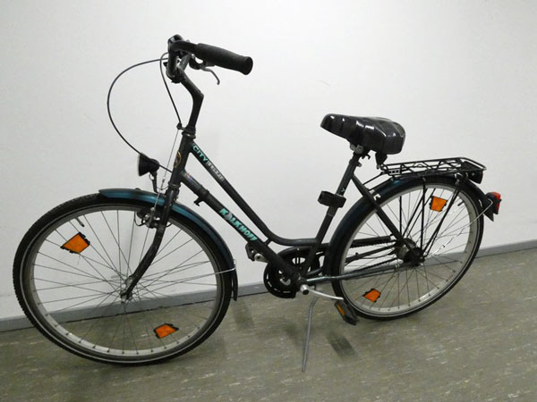Die Lübecker Kriminalpolizei sucht nach den rechtmäßigen Eigentümern dieses Fahrrads. Foto: Polizei