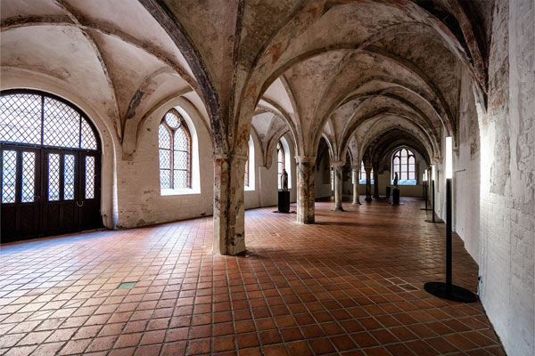 Im Burgkloster, im Beichthaus und im Saal La Rochelle singen mehrmals drei Chöre. Foto: Kevin Fobe