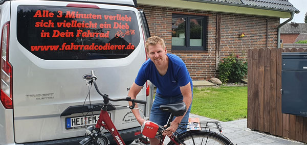 Die Fahrradcodierer sind jetzt wieder in Lübeck unterwegs. Foto: Veranstalter