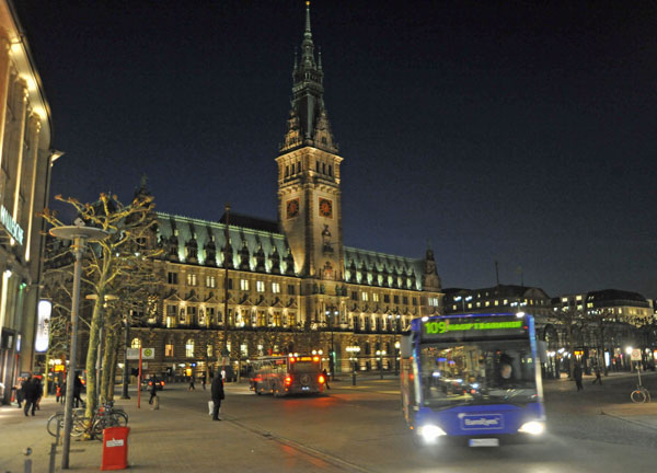 Jeweils donnerstags heißt es „Moin Hamburg“. Diese Tour kostet 70,00 Euro pro Person, Familienpreis: 258,00 Euro. Foto: Helge Normann
