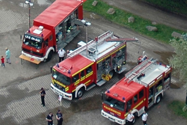 Neben der Feuerwehr werden auch Fahrzeuge und Ausrüstung der JUH-Rettungswache sowie vom Deutschen Roten Kreuz, THW und DLRG ausgestellt. Symbolbild: HN