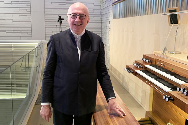 Auf das besondere Konzert zum 75-jähriges Bestehen des Domchores freut sich auch Hartmut Rohmeyer. Foto: Kirche