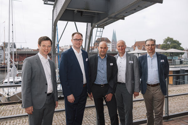 Die Veranstaltung mit Staatssekretär Tobias von der Heide, Jan Lindenau, Jörg Ullrich, Rüdiger Schacht und Dr. Can Özren fand in den Media Docks statt. Foto: Wirtschaftsförderung Lübeck