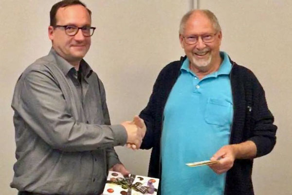 Siegfried Grohmann (rechts) begrüßte den Fraktionsvorsitzender Christopher Lötsch. Foto: Senioren Union