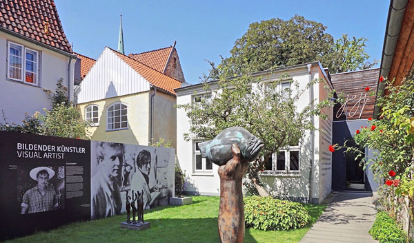 Vom 17. Januar bis 10. März 2024 präsentiert die Gemeinschaft Lübecker Künstler in Zusammenarbeit mit dem Günter-Grass-Haus die Ausstellung „WORT“. Foto: Veranstalter/Archiv