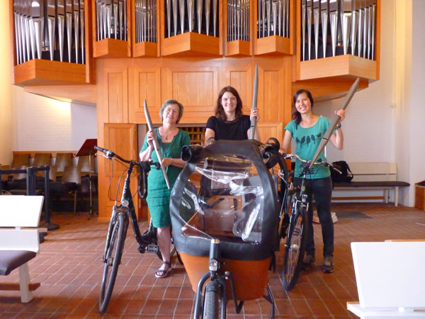 Die Bad Schwartauer Kirchenmusikerinnen Hedwig Geske, Maja Vollstedt und Julia Wyrwa laden zu einer musikalischen Radtour zu 
