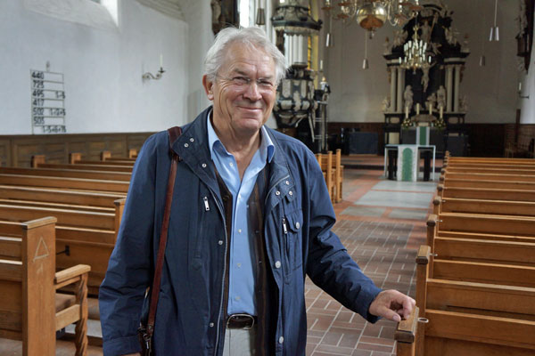 Die beliebten Marktkonzerte mit Kirchenführung, hier Professor Dr. Lothar Weser in St. Lorenz, gehen im Sommer 2024 weiter. Fotos: Helge Normann