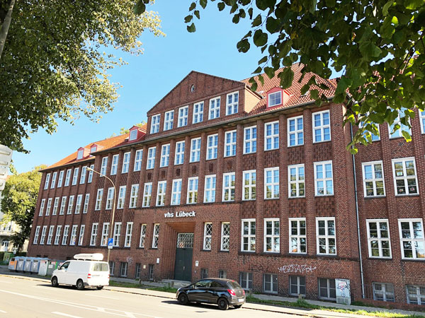 Eine Anmeldung kann bei der Volkshochschule Lübeck erfolgen. Foto: Archiv/HL