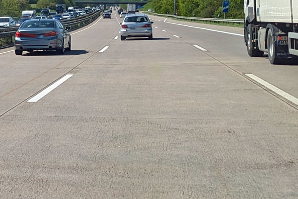 Die Anschlussstelle (AS) Pansdorf (17) der A1 in Fahrtrichtung Norden / Fehmarn muss am 17.04.2024 kurzfristig für den Verkehr gesperrt werden. Symbolbild: HN