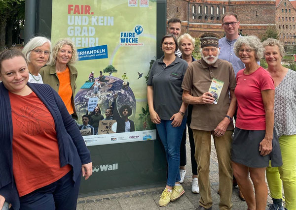 Mitglieder der Steuerungsgruppe mit Jan Lindenau bei einer unserer letzten Öffentlichkeitsaktionen. Foto: Steuerungsgruppe Fairtrade Stadt Lübeck