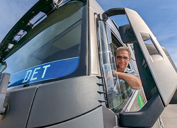 Det Müller, Auto-Experte und Gesicht von TÜV Nord Mobilität, ist in die Welt der Lastkraftwagen eingetaucht und hat sich angeschaut, wie eine Lkw-Führerscheinprüfung abläuft. Foto: TÜV Nord