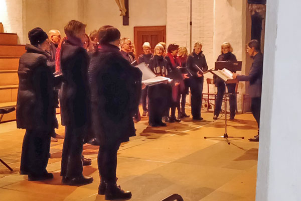Spanische Kammerchor Lübeck tritt zum Weihnachtskonzert in St. Aegidien auf. Foto: Veranstalter