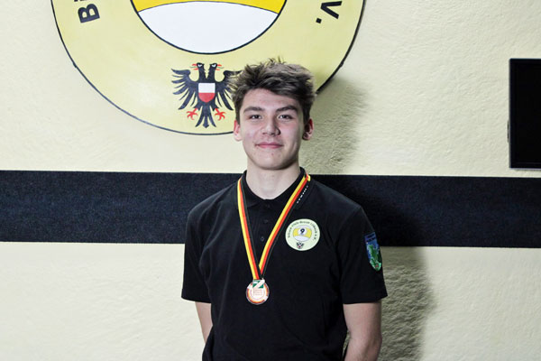 Henri Szebrowski gewinnt Bronze bei den deutschen Jugendmeisterschaften im Poolbillard. Foto: BC Break