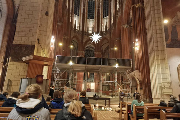 Mit über 300 Teilnehmern wollen die Pfadfinder singend zur Marienkirche ziehen. Fotos: RR Lübeck