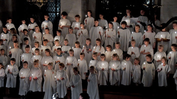 In St. Aegidien sind Advents- und Weihnachtslieder bei Kerzenschein zu erleben. Foto: Veranstalter