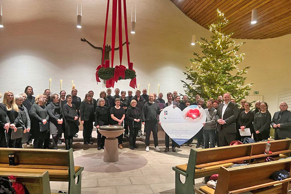 Am Sonntag, 17. Dezember 2023, findet unter dem Titel „Machet die Tore weit“ ein Konzert in der Paul-Gerhardt-Kirche (Am Stadtrand 21) statt. Foto: Veranstalter