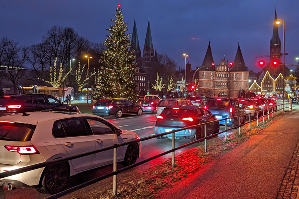 Werden Autonutzer aus der Stadt getrieben? In der Weihnachtsstadt des Nordens ist ein handfester Parkplatz-Krach ausgebrochen. Foto: HN