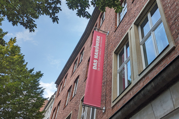 Für Personen, die beruflich weiterkommen wollen, aber keinen Berufsabschluss haben, bietet das Fortbildungszentrum der Handwerkskammer Lübeck den Lehrgang „Handfest“ an. Foto: Archiv