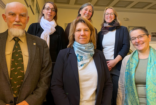 Alle Beteiligten freuten sich über die offizielle Übergabe des Förderbescheids. Foto: Vivian Upmann / Universität zu Lübeck
