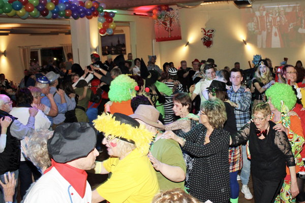 Die Rangenberger Karnevalisten feiern wieder ihren bunten Lumpenball. Foto: Veranstalter