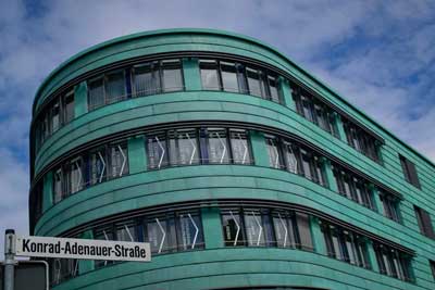 Deutschlands ältestes Verlags- und Druckhaus Schmidt-Römhild zieht in die Konrad-Adenauer-Straße. Foto: Schmidt-Römhild GmbH