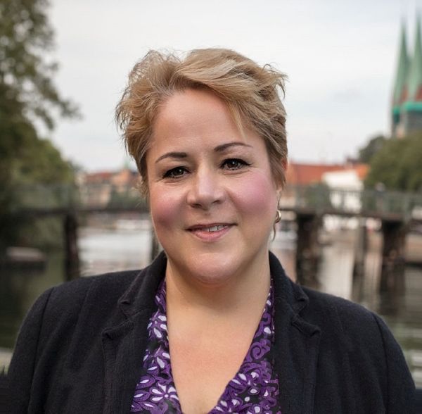 Anka Grädner, Fraktion21, findet es ärgerlich, dass nach  zwei Jahren Pandemie die kommunale Demokratie in Lübeck noch immer nicht digital  aufgestellt ist. Foto: Fraktion21