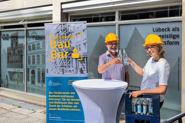 Am Montag um 17 Uhr öffnet wieder die Buddenbrooks BauBar im Rathaushof. Foto: Museen