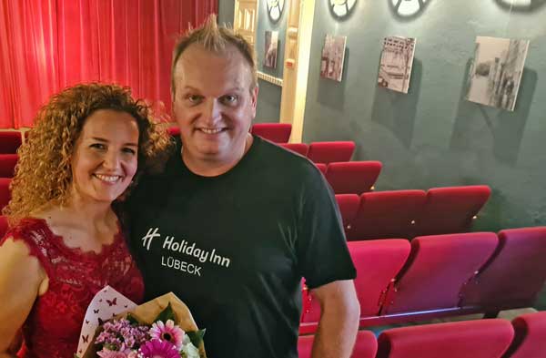 Laila Lamoh feierte gemeinsam mit Christian Schmidt die Premiere des Pilotfilms der neuen Serie. Bild: Nicole Bravo