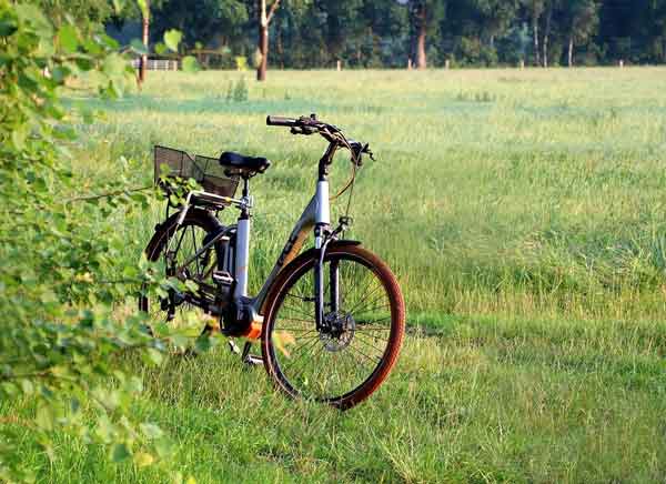 Ein E-Bike ist für die Tour sicherlich hilfreich. Foto: TSNT GmbH