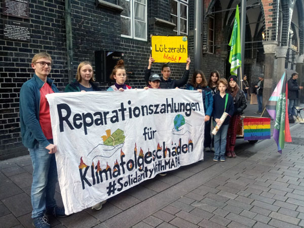 Fridays for Future Lübeck demonstrierte am Samstag vor dem Rathaus. Foto: FFF Lübeck