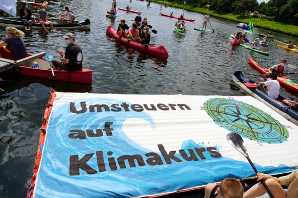 Fridays For Future Lübeck ruft zu einer Mahnwache vor dem Rathaus auf. Symbolbild: Archiv/JW