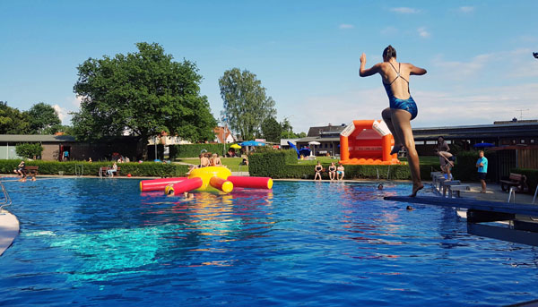 Die Sommerfeste in den Freibädern der Lübecker Schwimmbäder finden wieder statt. Foto: Schwimmbäder