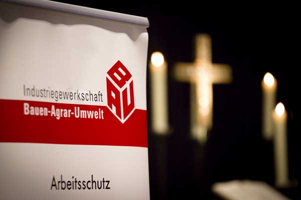 Am Donnerstag (28. April), dem Workers’ Memorial Day, sollen Beschäftigte um 12 Uhr eine
Gedenkminute für die Menschen einlegen, die im Job ums Leben gekommen sind. Dazu ruft die
IG BAU in Lübeck auf. Foto: IG BAU