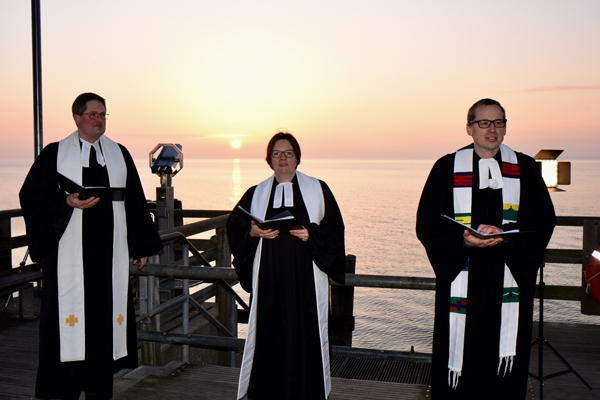 Von links: Pastor Matthias Hieber, Pastorin Kristina Warnemünde (beide Süsel) und Pastor Frank Karpa. Foto: KKOH/Heinen