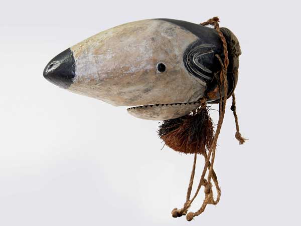 Hai-Maske. Foto: Museum für Natur und Umwelt