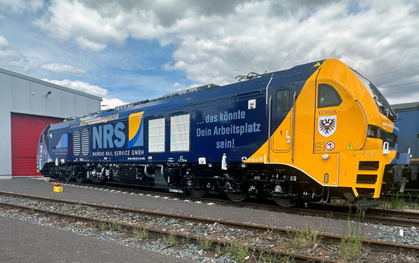 Die neue Lokomotive kann auf nicht elektrifizierten Strecken auf Diesel umgestellt werden. Foto: NRS