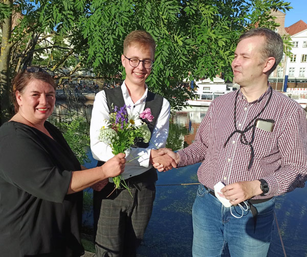 Katjana Zunft, Emil Tankacheyev und Andreas Müller unterstützen das Bürgerbegehren. Foto: Linke