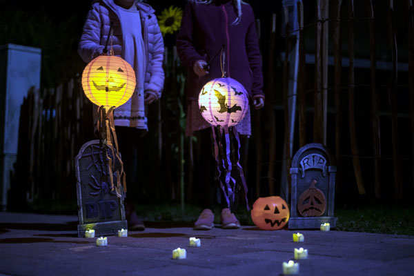 In Stockelsdorf gibt es am Montagabend einen Halloween Laternenumzug. Foto: Gordon Krei