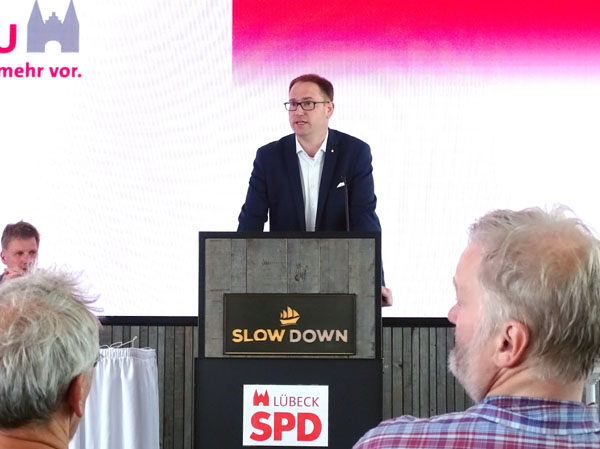 Amtsinhaber Jan Lindenau wurde von der SPD als Bürgermeister-Kandidat nominiert. Fotos, O-Ton: Harald Denckmann
