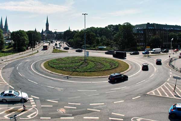 Der Landesrechnungshof kritisiert, dass Lübeck die falschen Prioritäten bei Baumaßnahmen im Straßenverkehr setzt. Foto: JW/Archiv